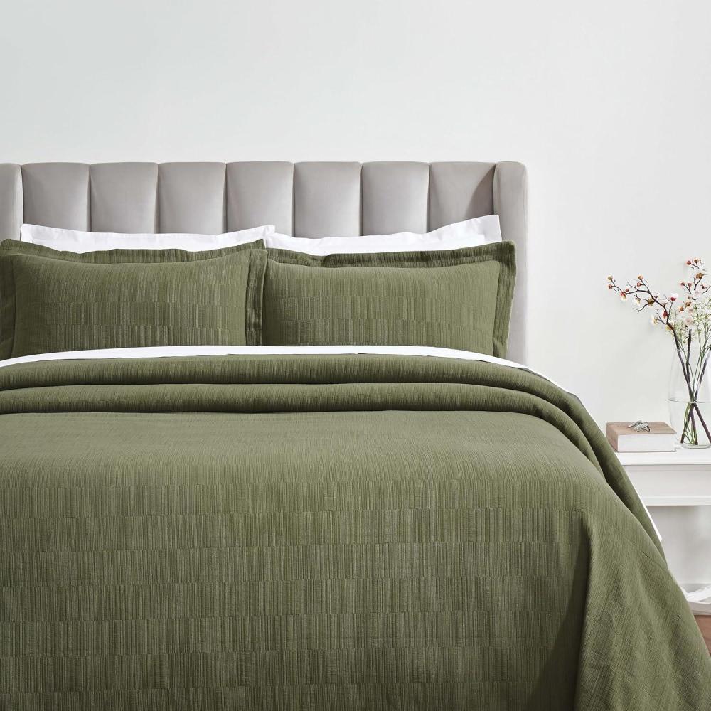 imageSuperior 2 Piece Celtic Circles Cotton Bedspread Set Decorative Bed Spread Home Bed Decor 1 Pillow Sham Medium Weight Blanket Matelasse Coverlet Bedding Wedding Ring Design Twin IvoryOlive Green