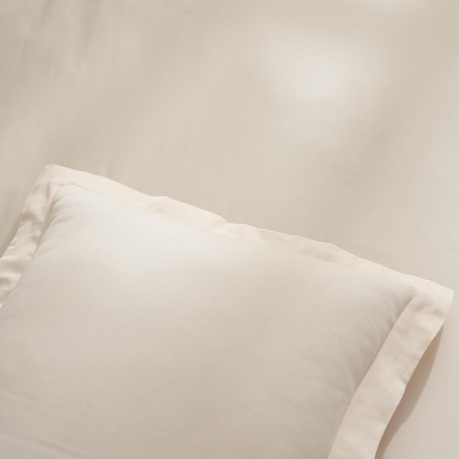 image:imageSuperior Egyptian Cotton 400 Thread Count Duvet Cover Set Soft Comforter Covers Luxury Bedding Essentials Button Closure Includes 1 Duvet Cover 2 Pillow Shams FullQueen WhiteIvory Z