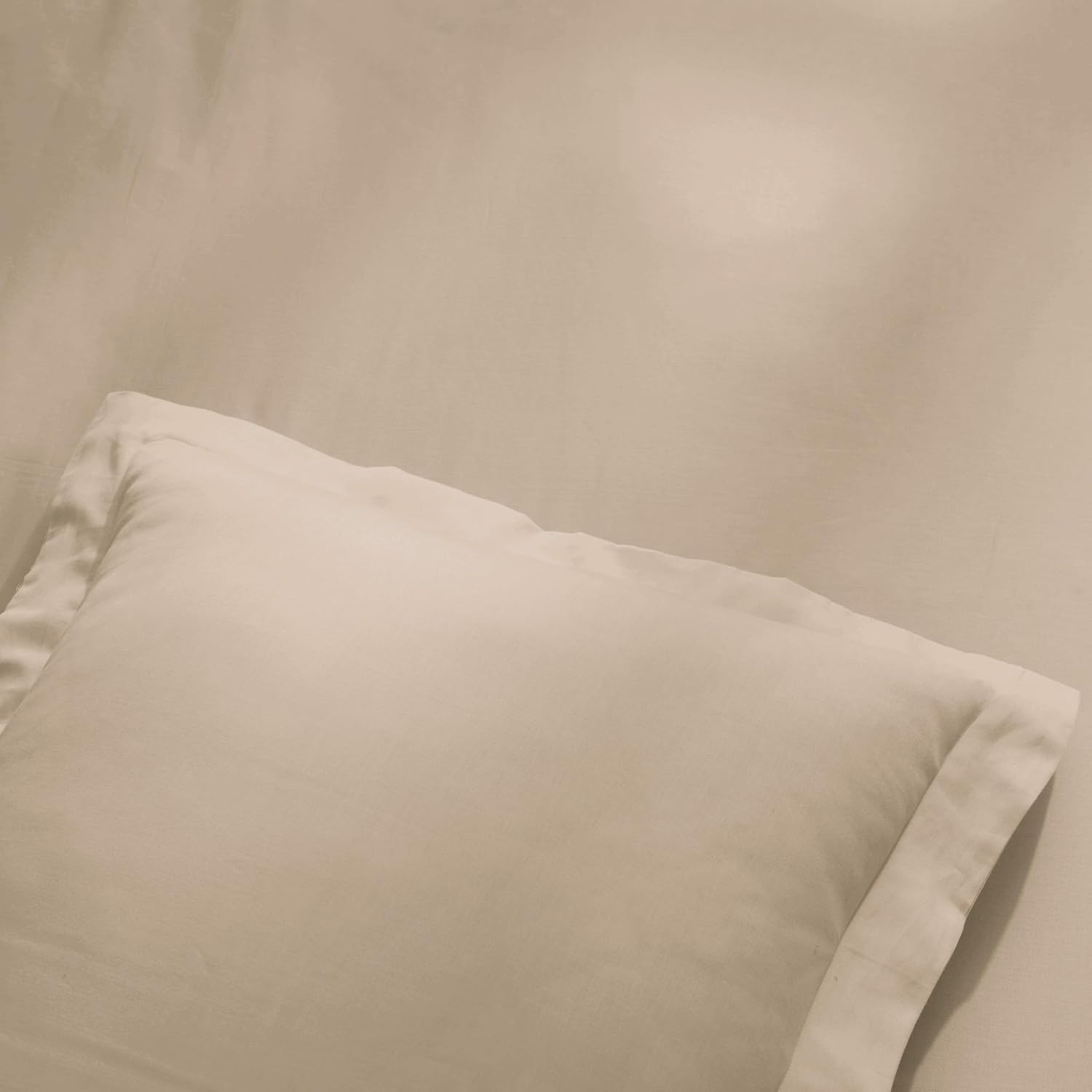 image:imageSuperior Egyptian Cotton 400 Thread Count Duvet Cover Set Soft Comforter Covers Luxury Bedding Essentials Button Closure Includes 1 Duvet Cover 2 Pillow Shams FullQueen WhiteTan Z