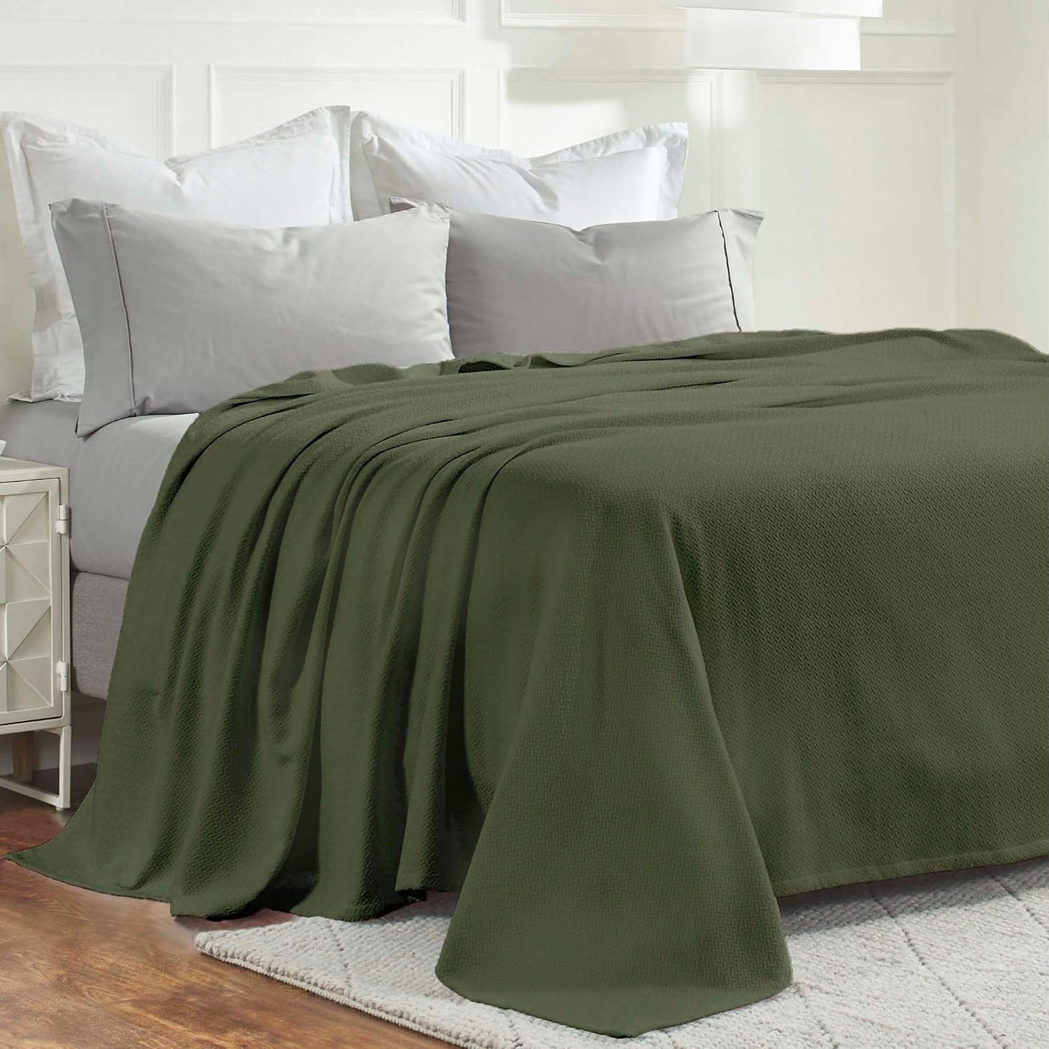 image:imageSUPERIOR Nobel Cotton Blanket for Picnic Beach Traveling or Camping Bedroom Essentials Cover for Bed Couch Lounging Textured Jacquard Classic Chevron Woven Blanket California King WhiteForest Green